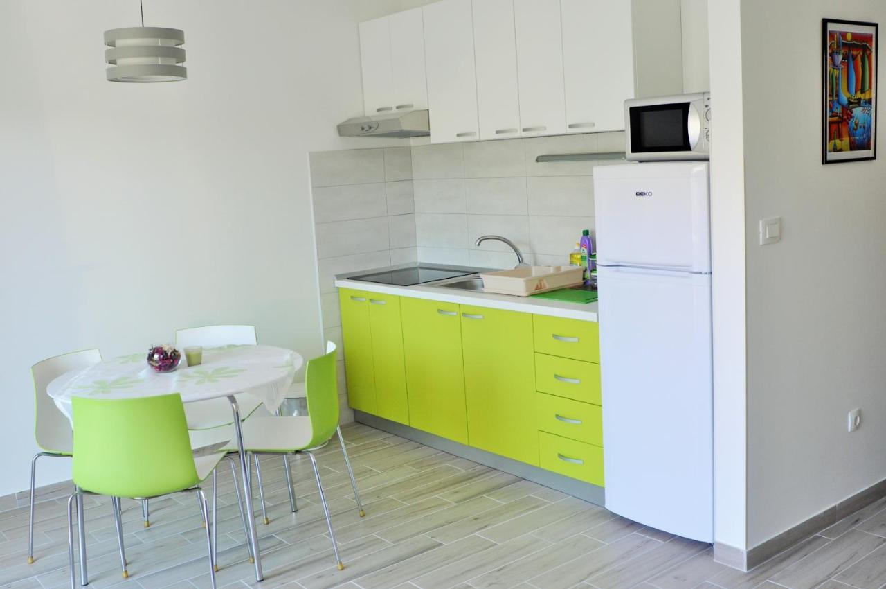 Apartments Zora Рогозница Экстерьер фото