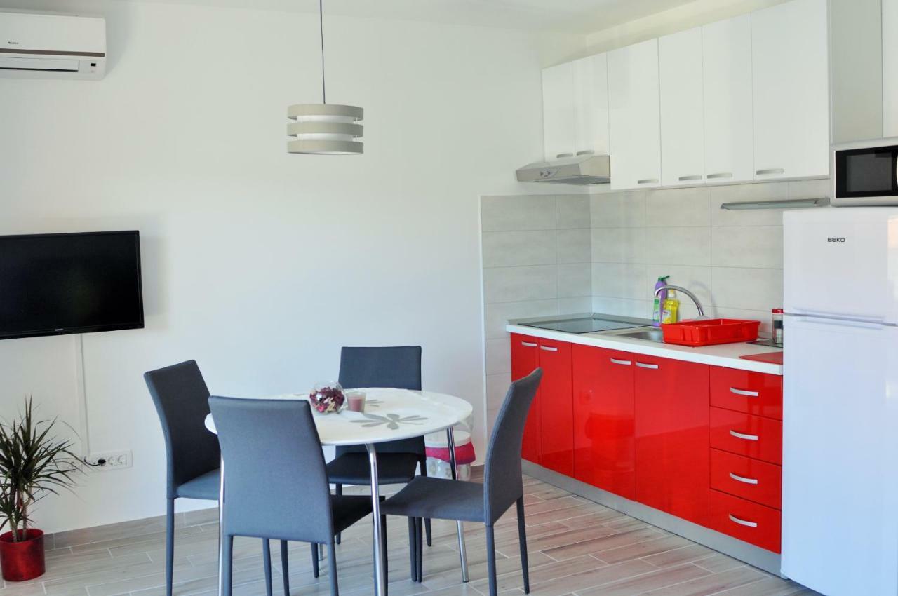 Apartments Zora Рогозница Экстерьер фото