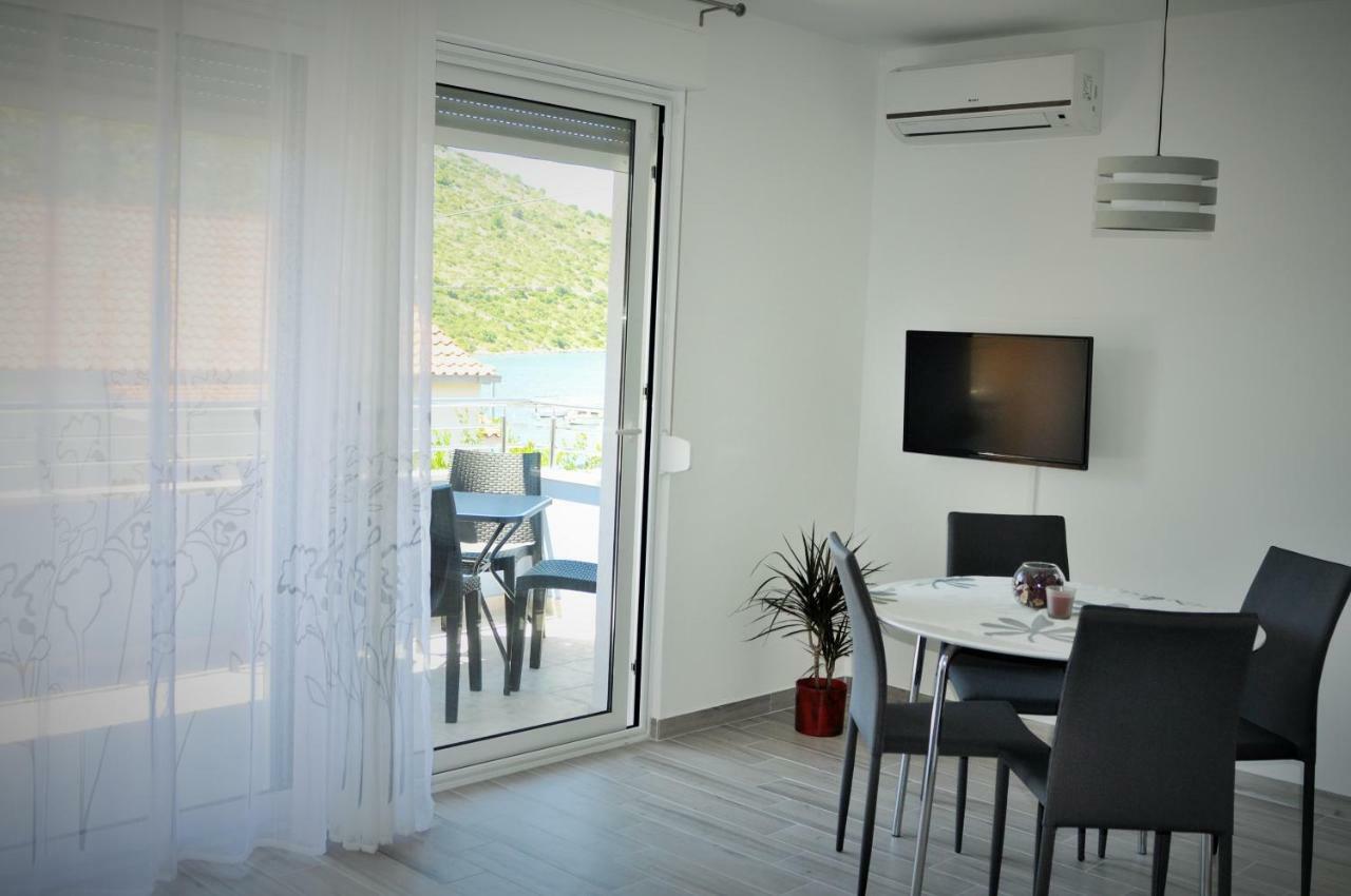 Apartments Zora Рогозница Экстерьер фото