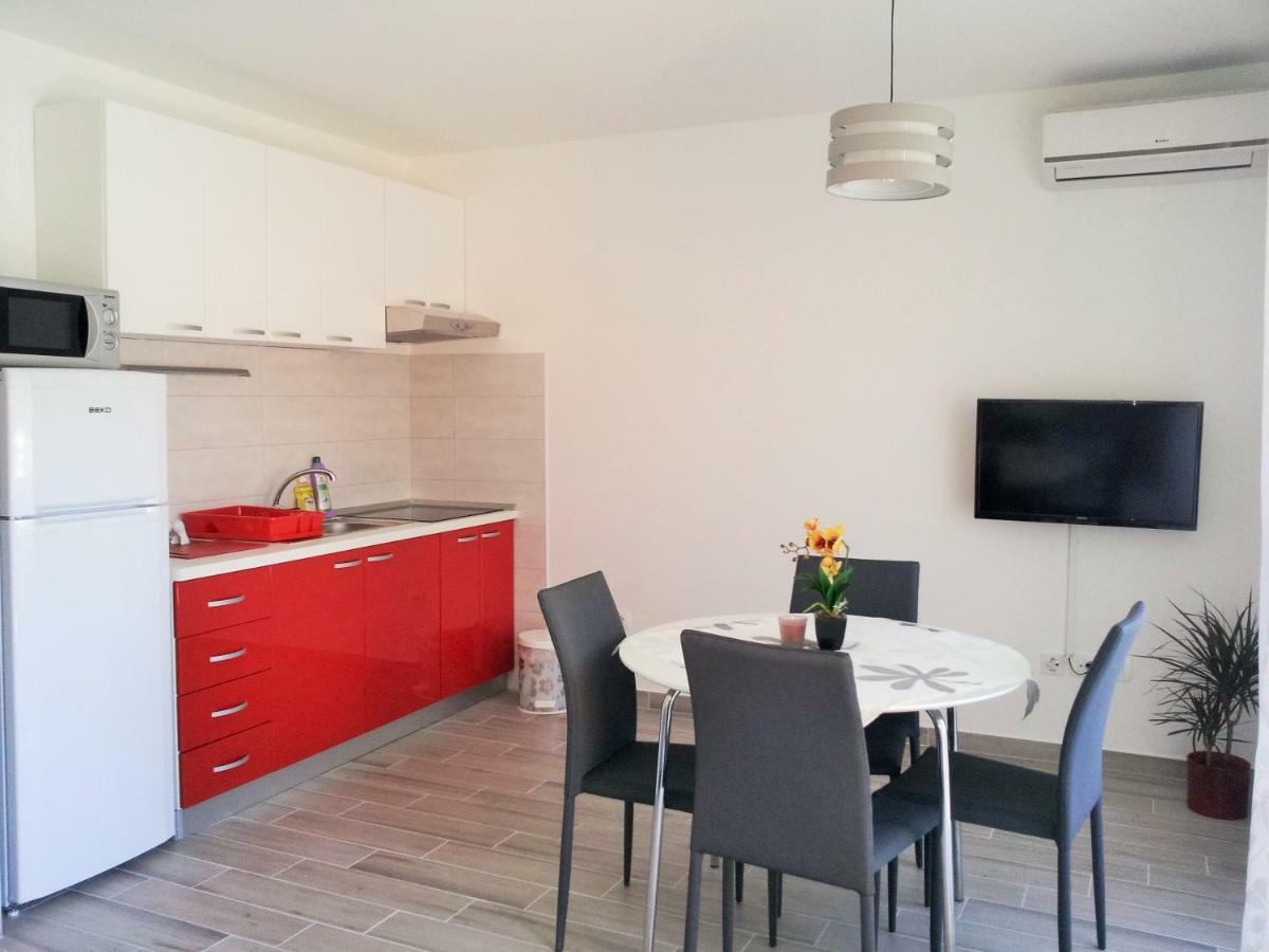 Apartments Zora Рогозница Экстерьер фото