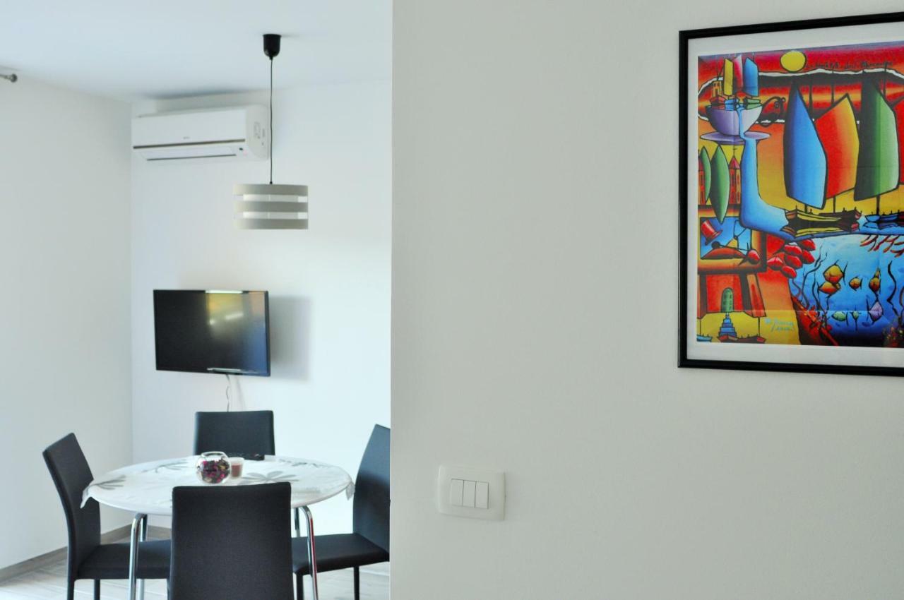 Apartments Zora Рогозница Экстерьер фото