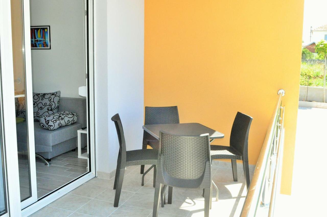 Apartments Zora Рогозница Экстерьер фото